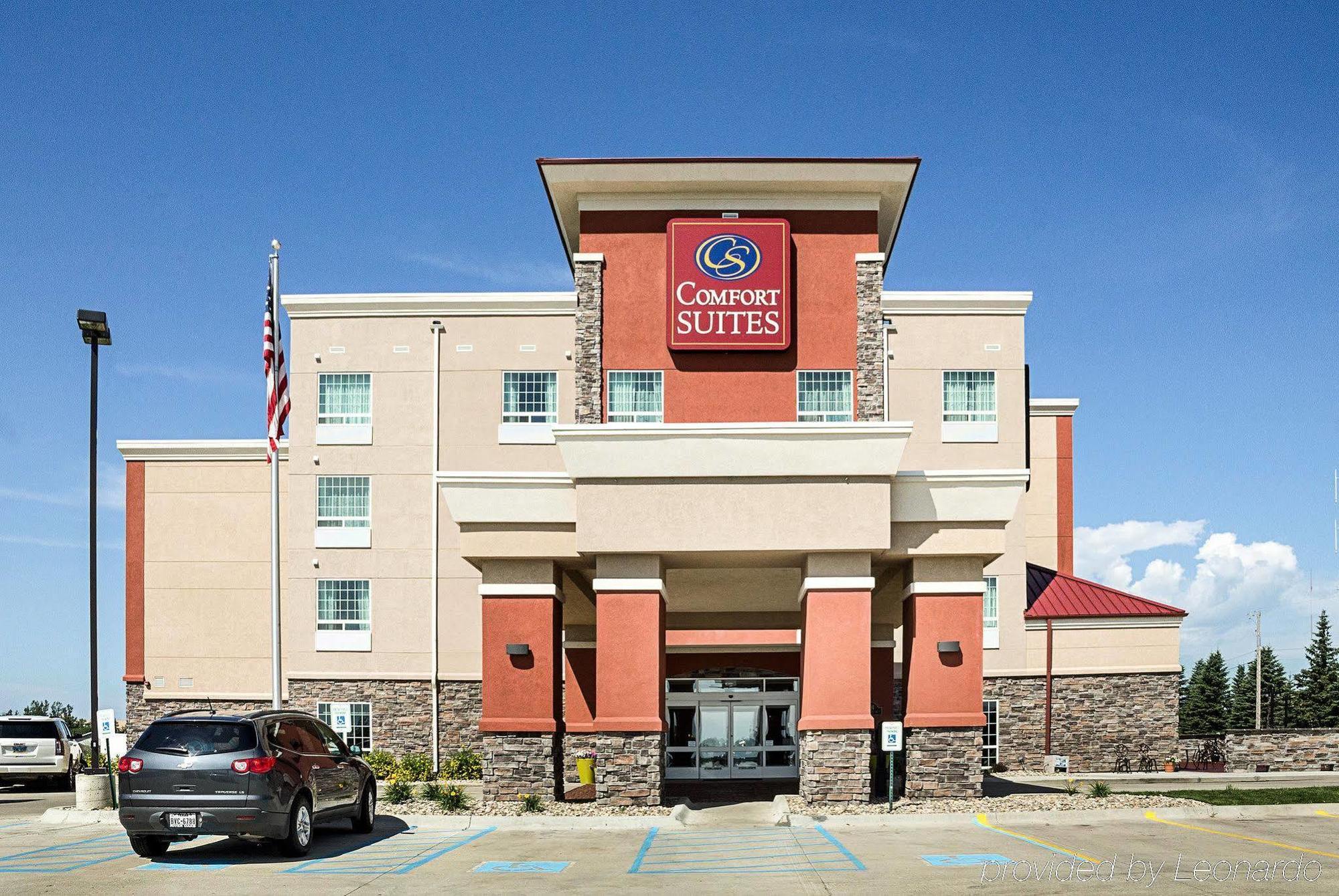 Comfort Suites Minot Exterior foto